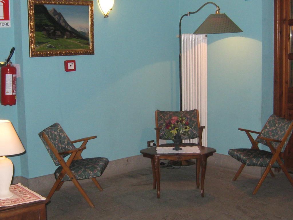 Hotel Villa Plinia Pragelato Exterior photo